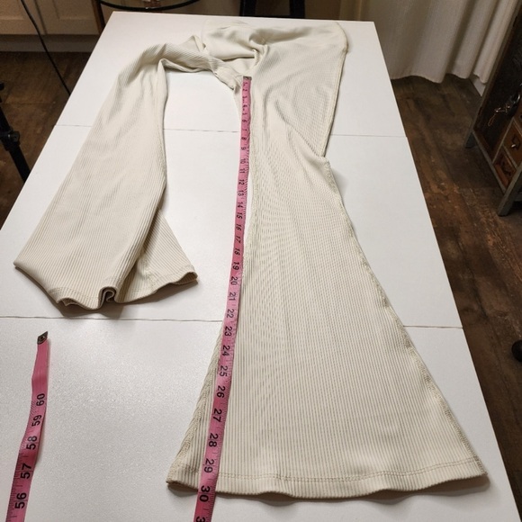 Year of Ours Flared Ribbed Leggings in Bone - Picture 3 of 6